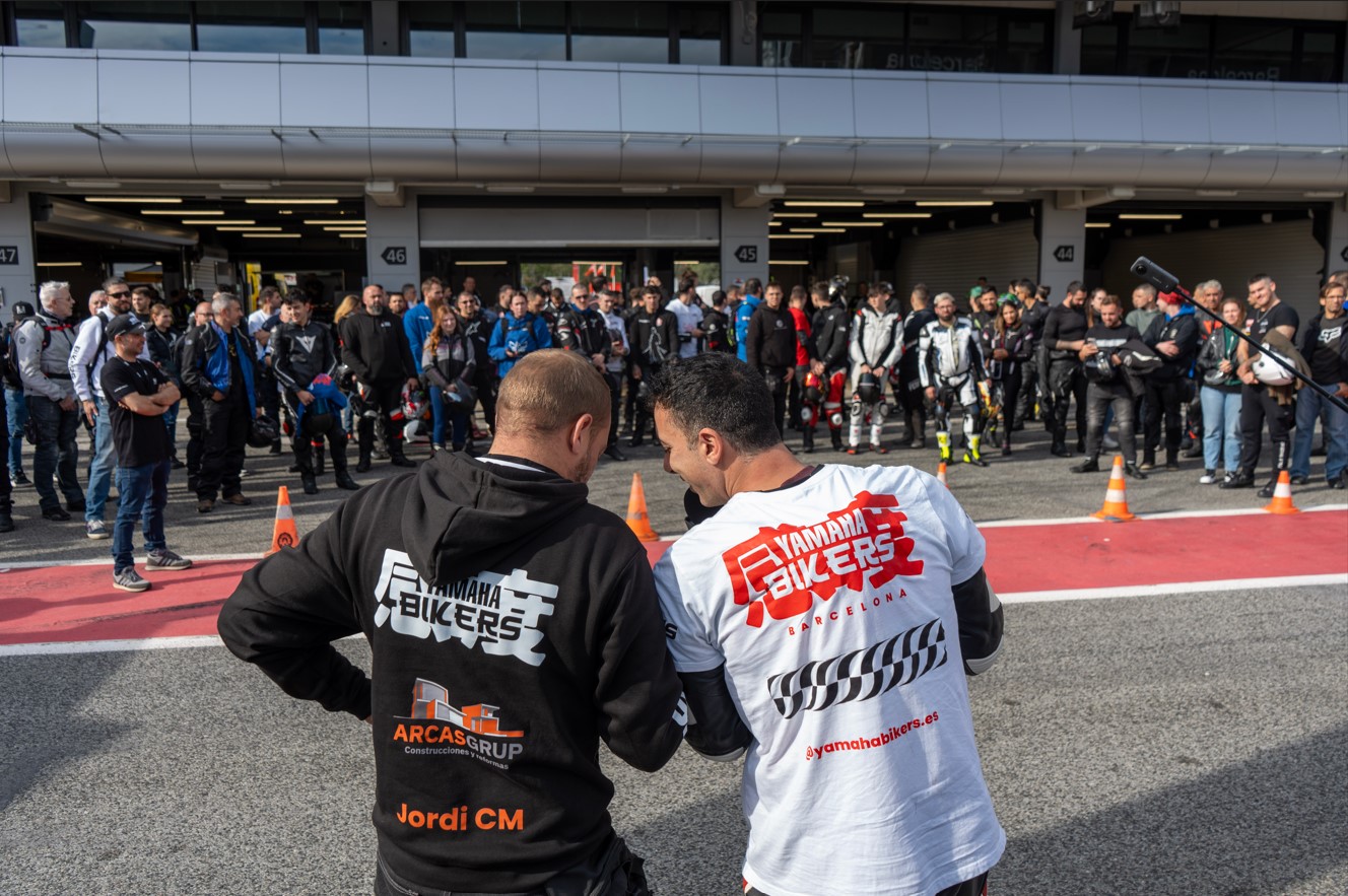 CALLLE CORTADA VIERNES Y SÁBADO - LOBBO · Barcelona, España | Ruta en moto — Kando Riders
